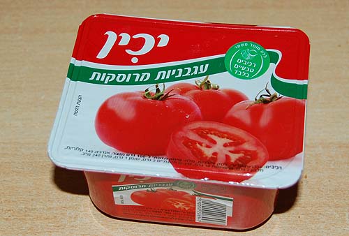 Yakhin crushed tomatoes