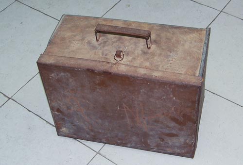 Tinplate suitcase from POW camp